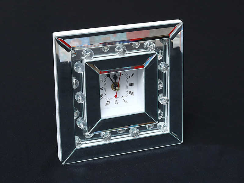 Diamond clock GBB602